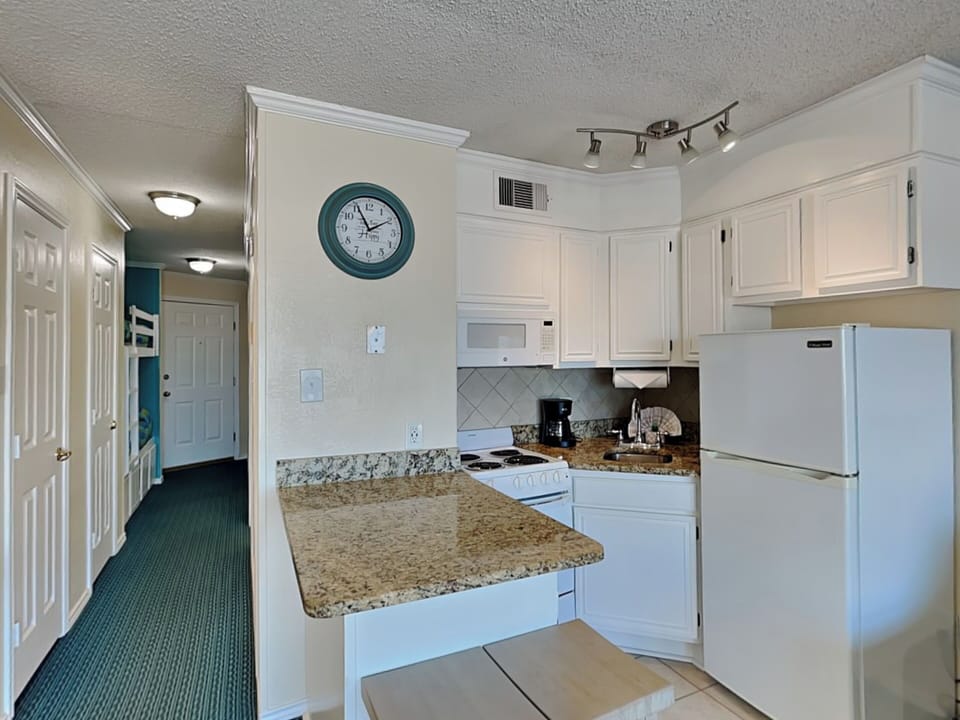 Kitchen - Dining Nook