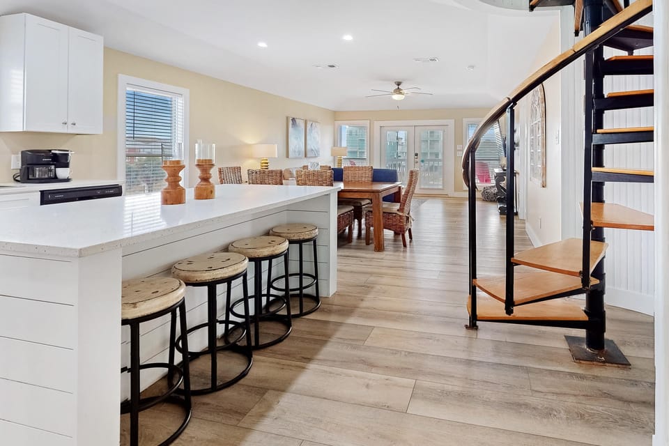 House, Multiple Beds (When Pigs Fly Beach House) | Interior