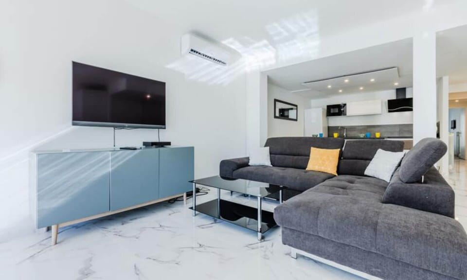 Apartment | Living area