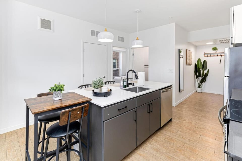 Kitchen Bliss: Modern appliances and stunning decor for your culinary adventures!
