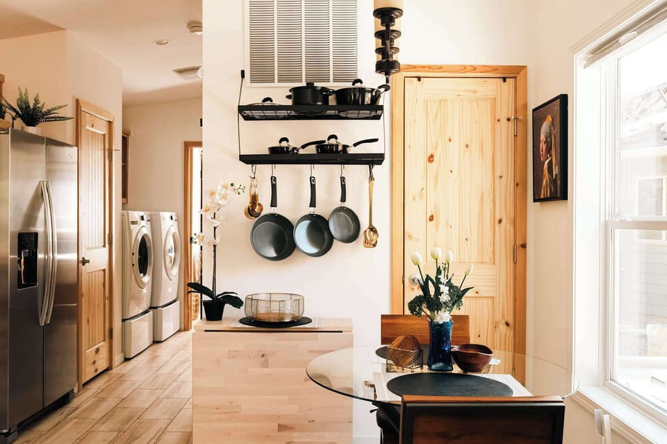 Dining area in kitchen
