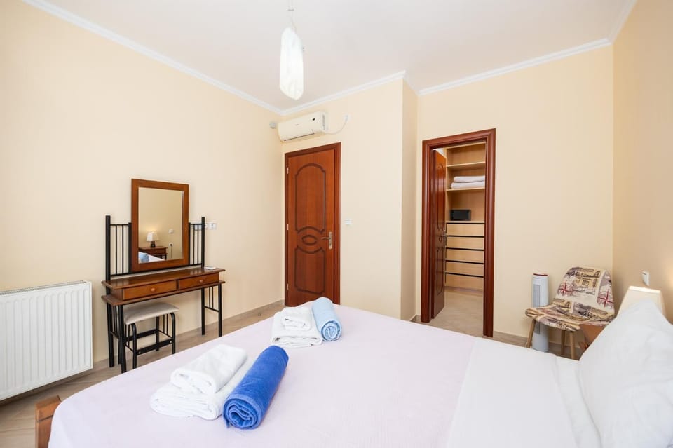 Double bedroom with A/C