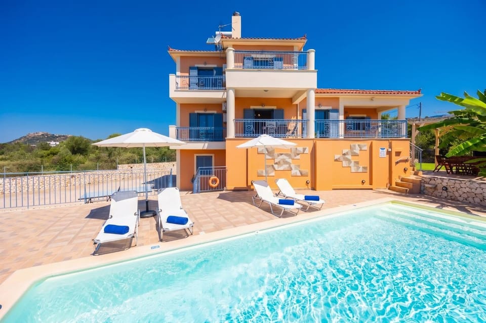 Beautiful villa with private pool and terrace with sea views