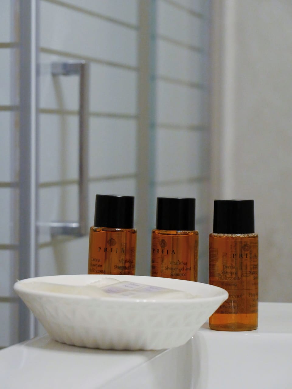 Classic Room | Bathroom | Free toiletries, hair dryer, bidet, towels