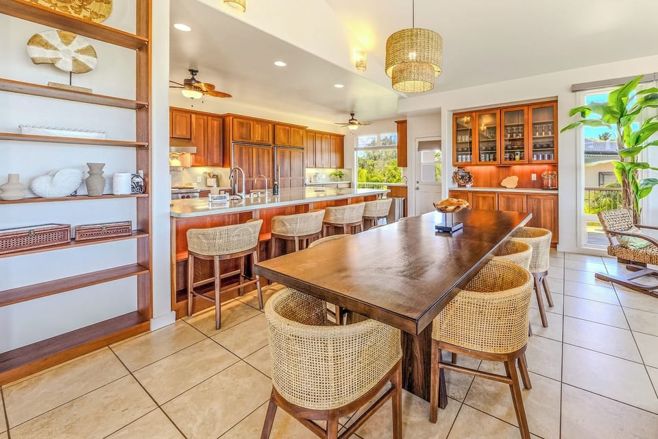 Indoor Dining Seating for 16, additional outdoor dining seating too!