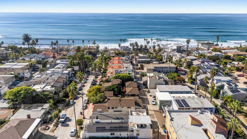 Just a short stroll from La Jolla’s world-famous Windansea Beach.