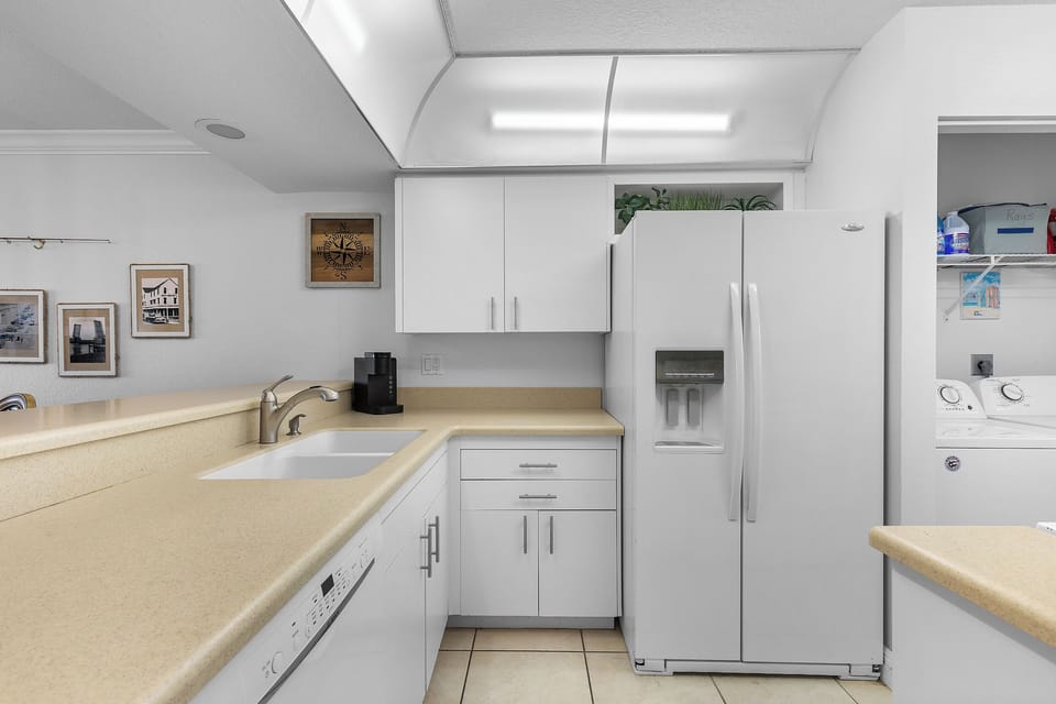 Light and Bright Kitchen