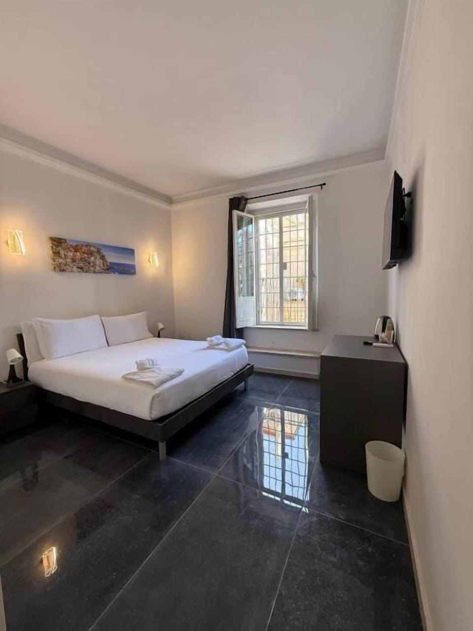 Deluxe Double Room | Desk, iron/ironing board, free WiFi