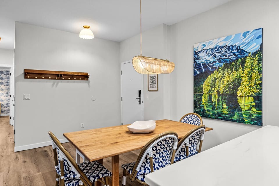 Play board games or enjoy family meals around this cute cafe-style dining table which seats 6