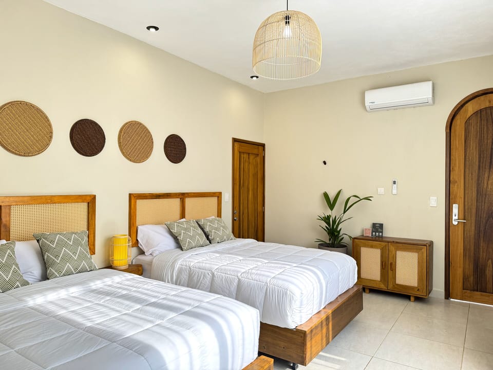 Classic Quadruple Room | In-room safe, blackout drapes, iron/ironing board, WiFi (free)