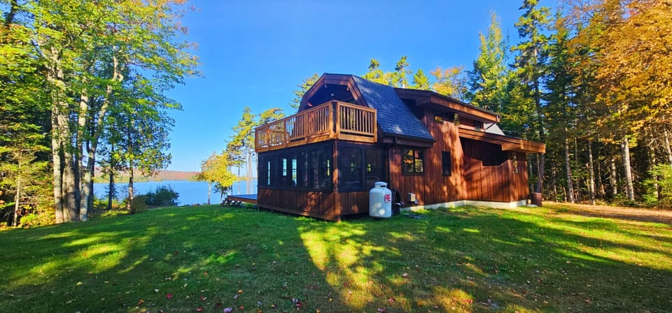 Wake up to the sounds of nature in your quiet lakeside escape