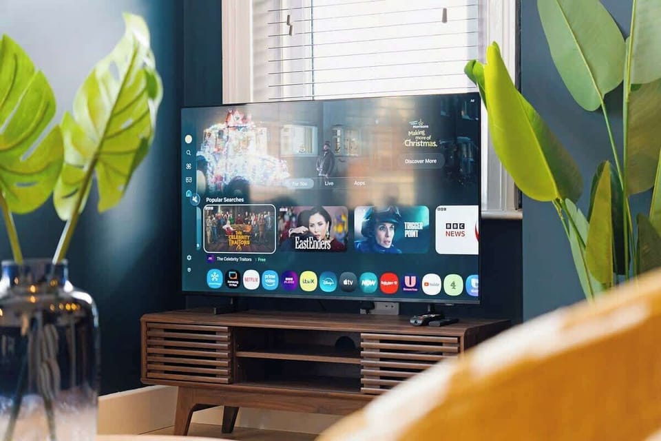 Spacious living room equipped with a SMART TV with Netflix and plenty of space to sit down and relax. 