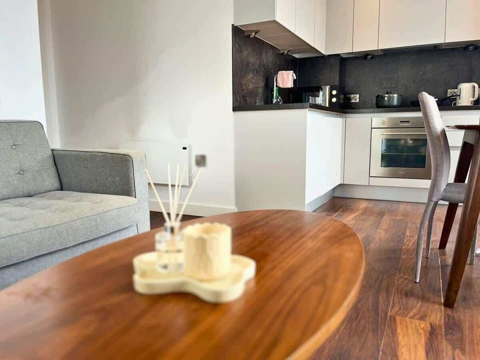 Basic Apartment, Balcony, City View | Private kitchen
