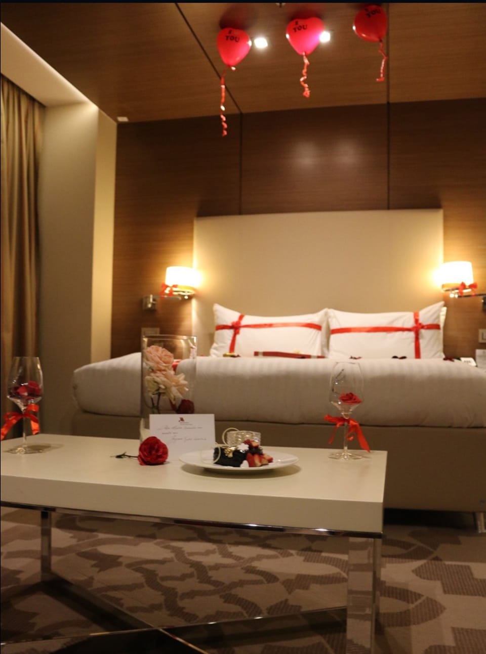 Junior Suite, 1 King Bed with Sofa bed | Premium bedding, minibar, in-room safe, desk