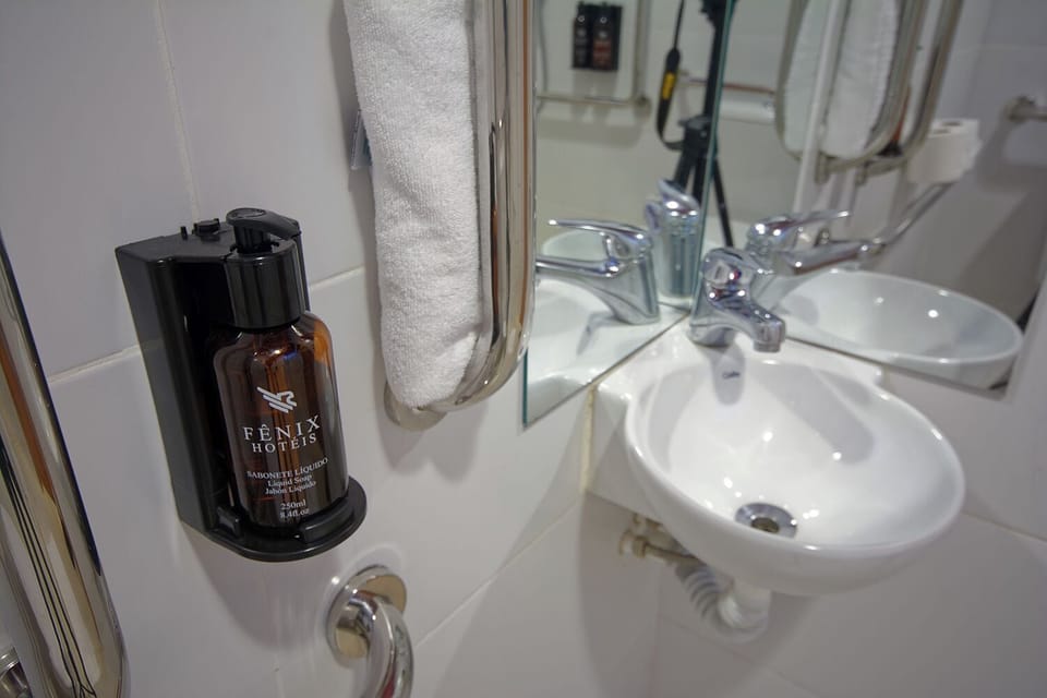 Standard double PNE | Bathroom | Shower, free toiletries, hair dryer, towels