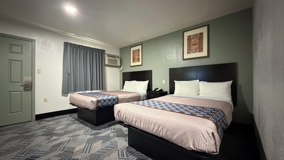 Standard Double Room, 2 Double Beds | WiFi (free), bed sheets