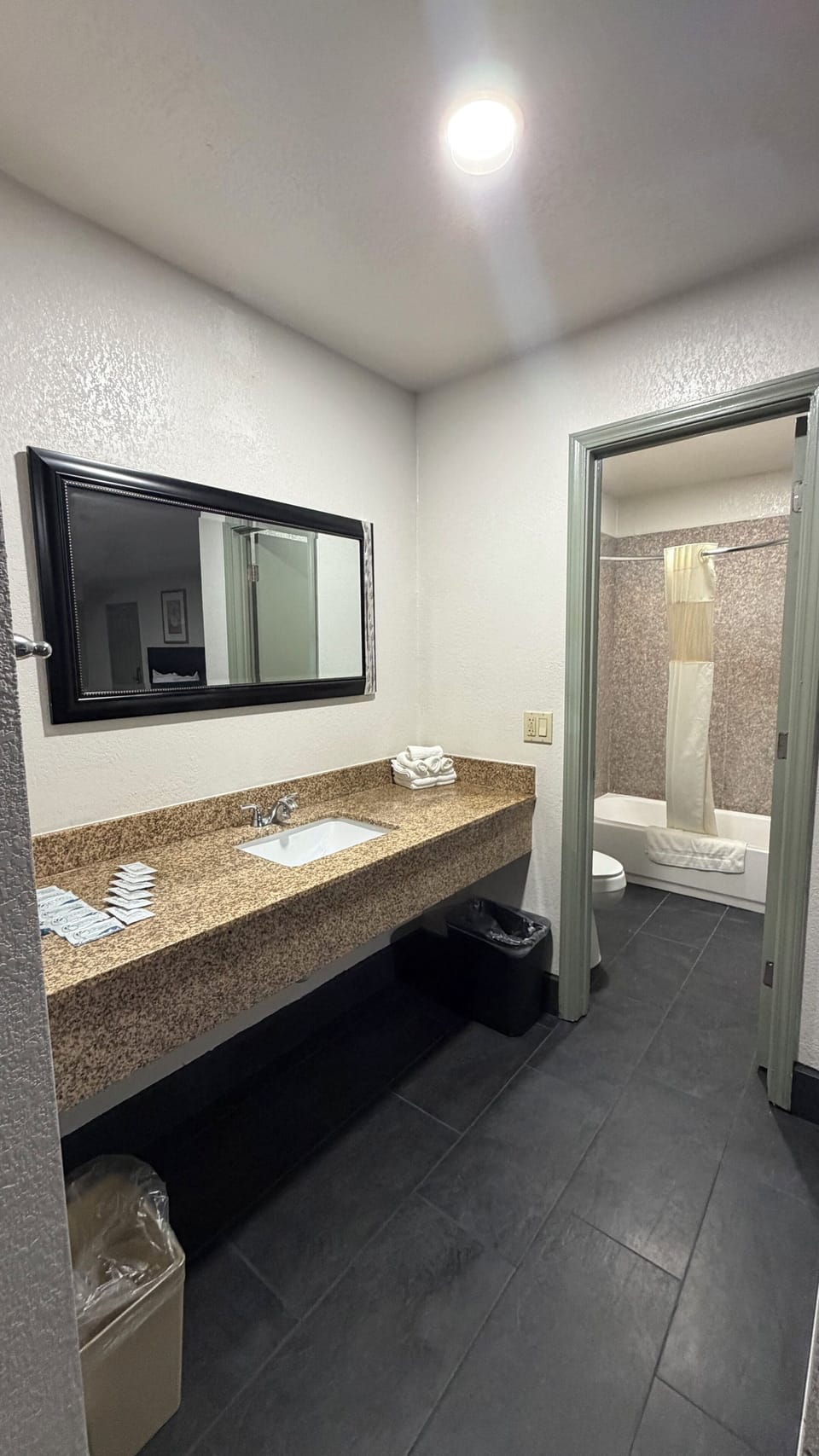 Deluxe Quadruple Room, 1 Bedroom | WiFi (free), bed sheets
