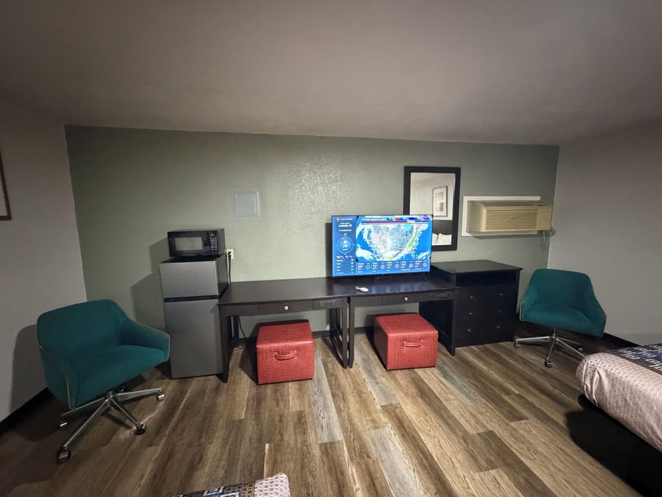 Deluxe Quadruple Room, 1 Bedroom | Free WiFi, bed sheets