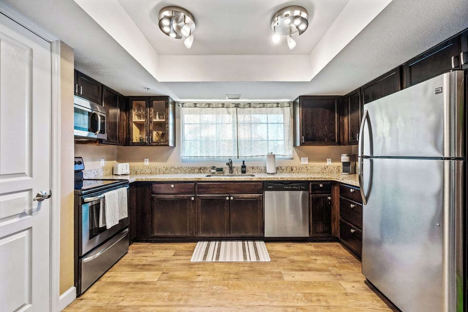 Full Kitchen