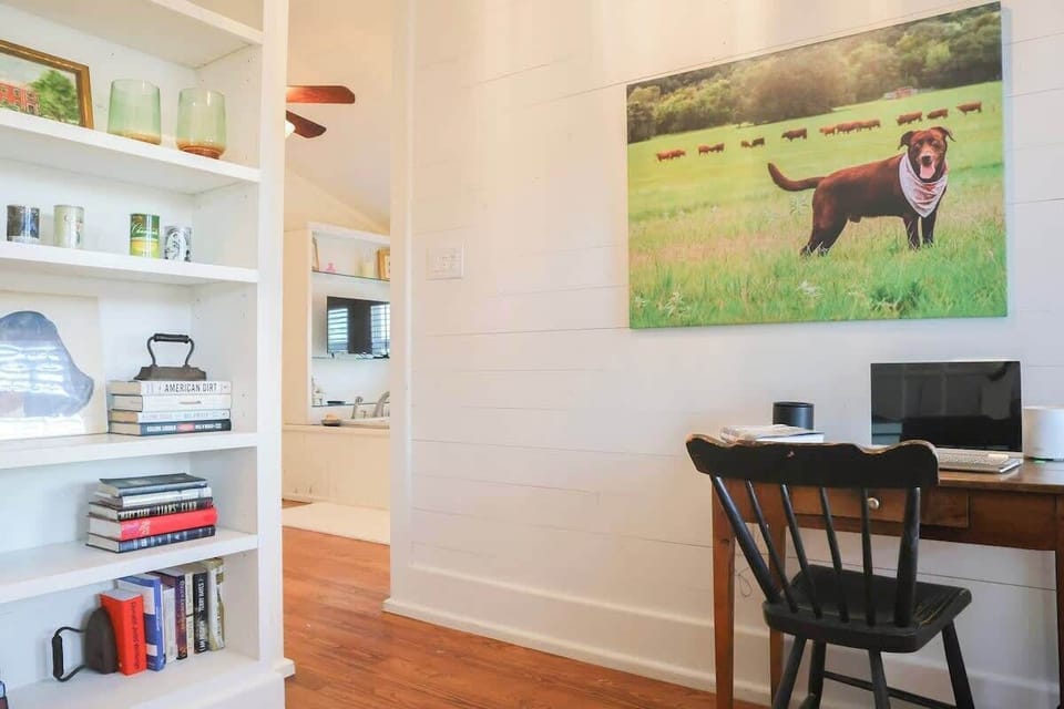 Small work station off of the primary bedroom. 