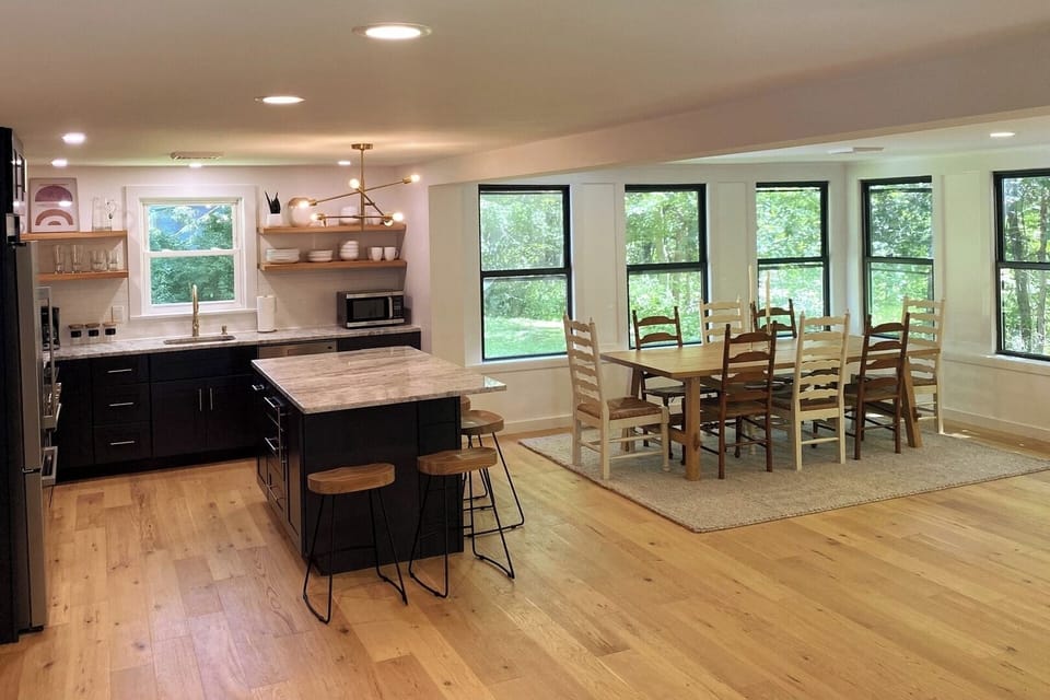 kitchen/dining area