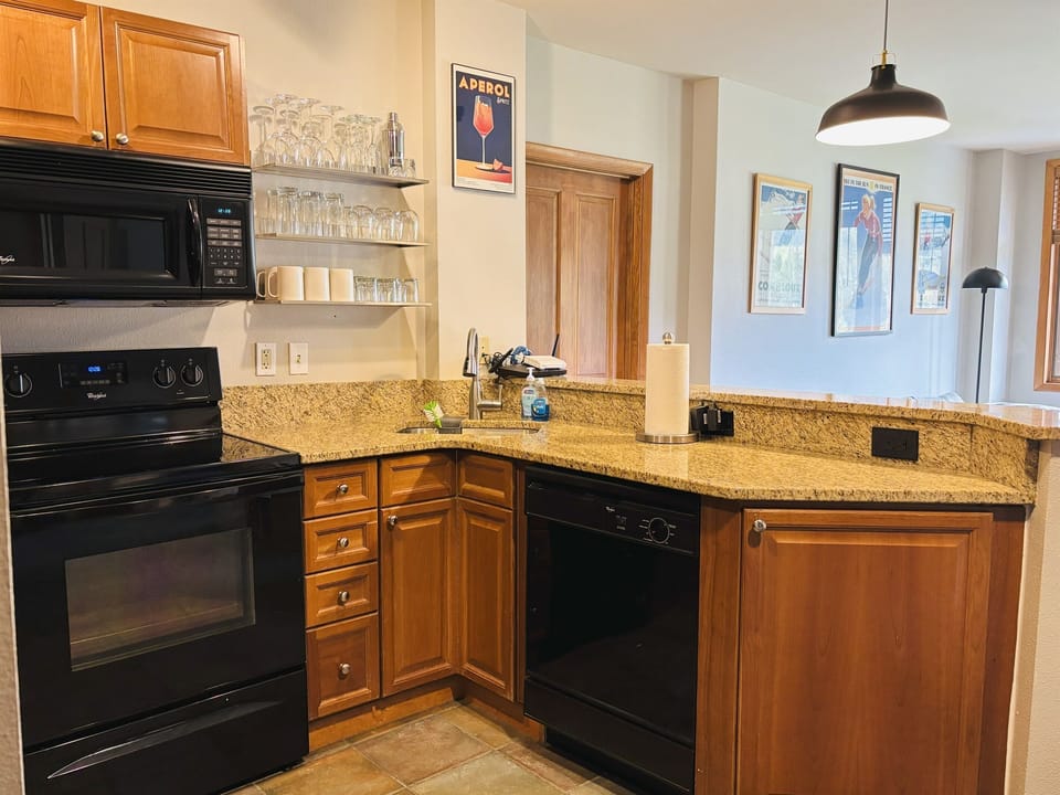Electric Range, Dishwasher and Microwave