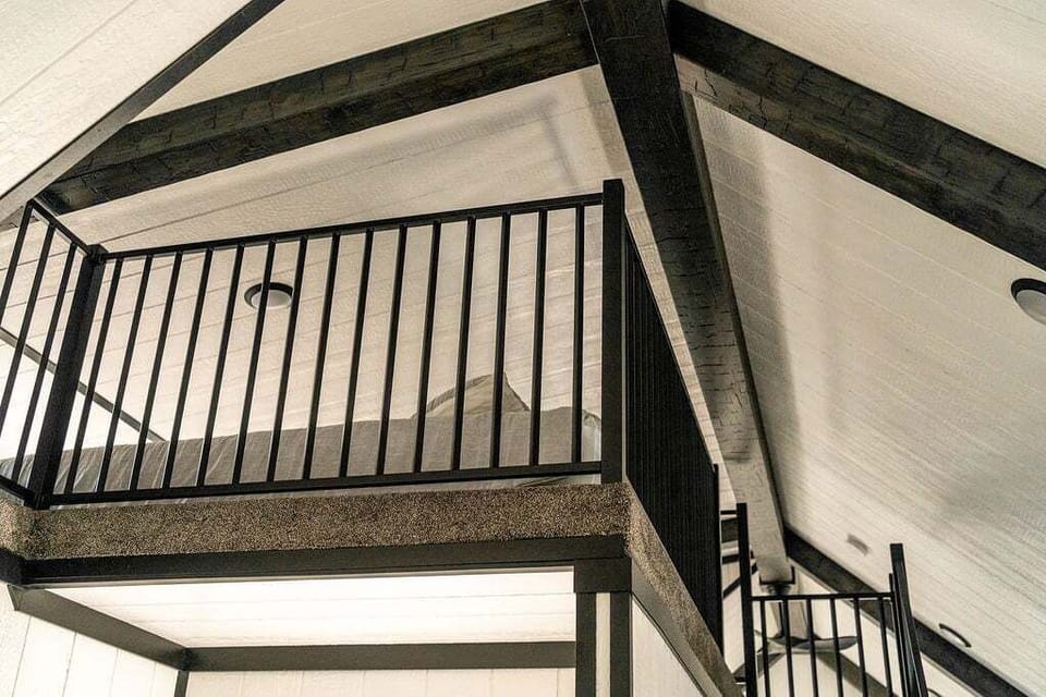 Bedroom 2- Queen Bed