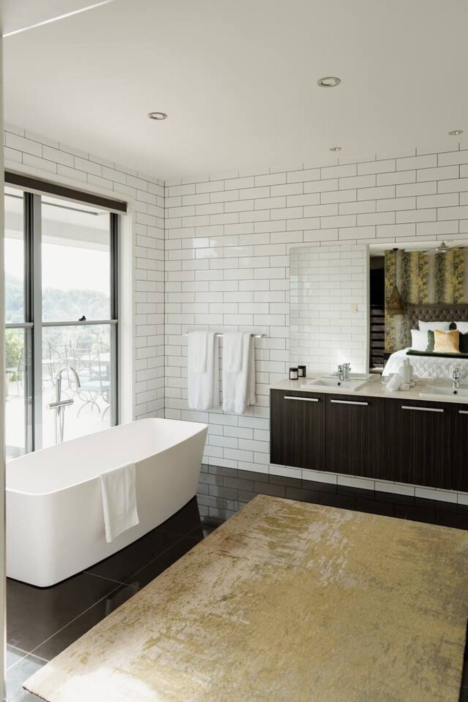 Separate tub and shower, free toiletries, hair dryer, towels