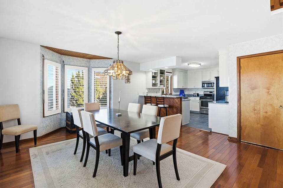 Mid-Level Dining Room with Table (seats 8)