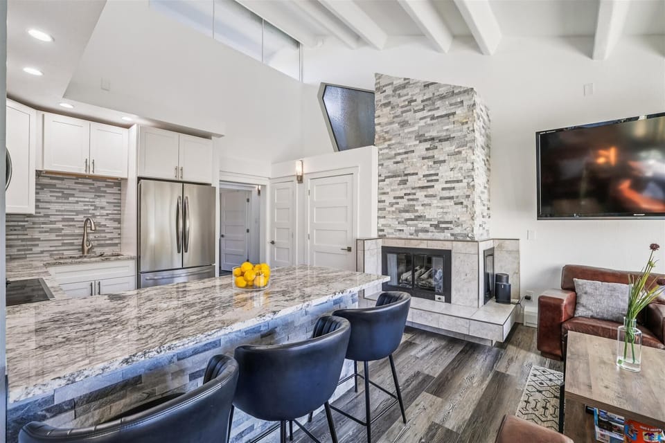 Kitchen - Lift Condo 301A - Breckenridge Vacation Rental