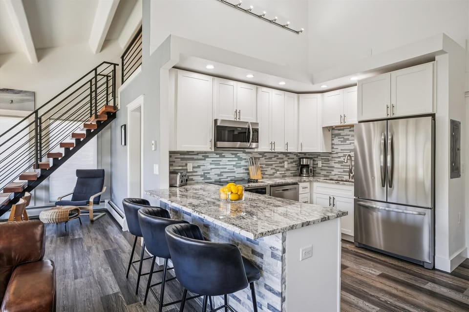 Kitchen - Lift Condo 301A - Breckenridge Vacation Rental
