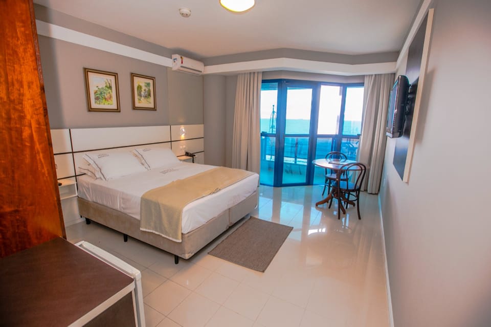 Deluxe Room, Sea View | Minibar, in-room safe, soundproofing, free WiFi