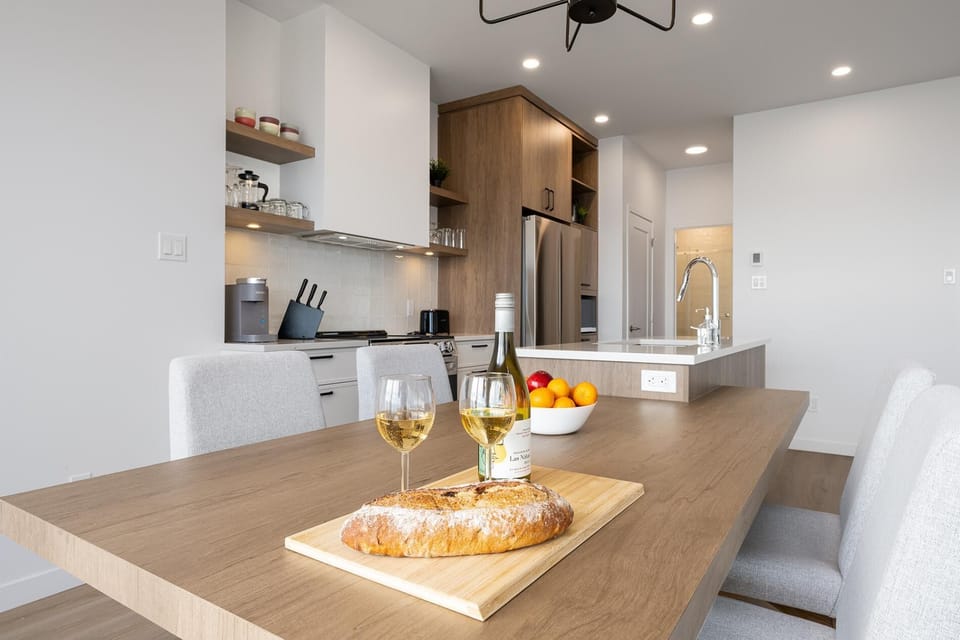 A home-cooked meal, a chilled drink, and endless blue skies.