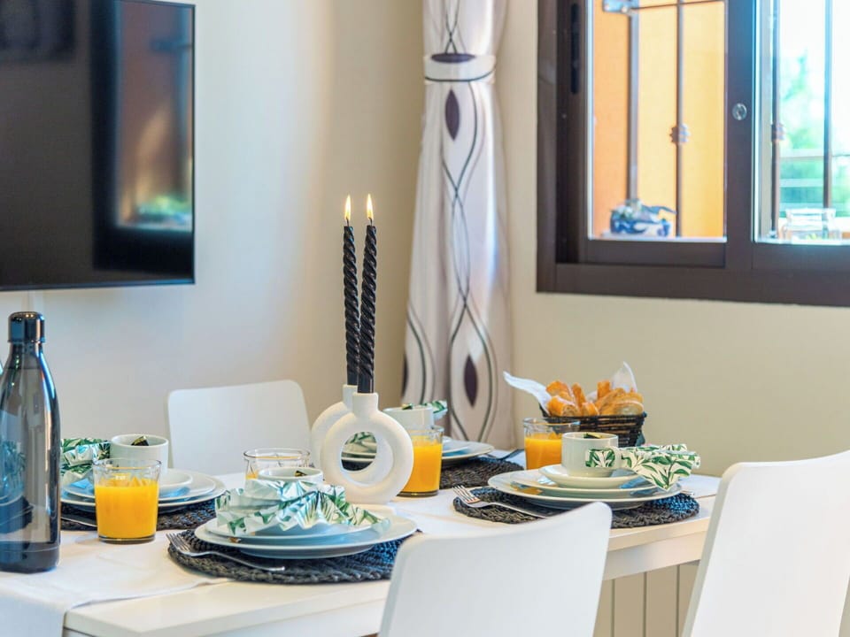 Furniture, Tableware, Interior Design, Table, Serveware, Dishware, Porcelain, Lighting, Room, Plate