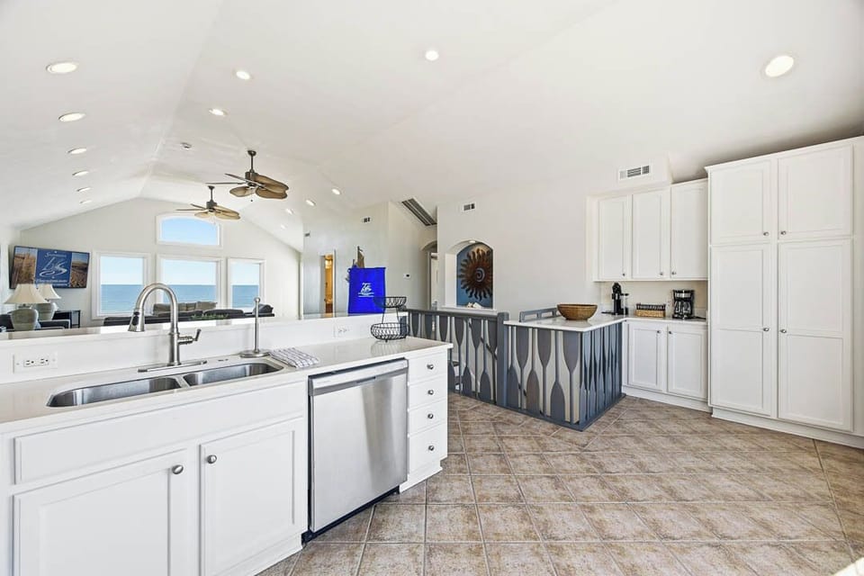 Top-Level Kitchen with Bar (seats 8)