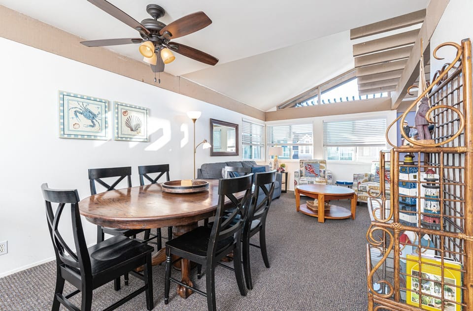 Enjoy meals together in the dining area, which comfortably seats six
                