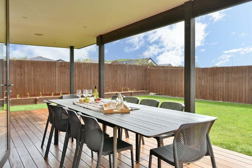 Filled with sunshine and designed for comfort, this modern home offers seamless indoor–outdoor living and a private courtyard made for relaxing together.