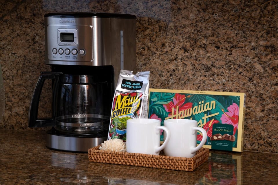 Every great vacation day starts with great coffee—this sweet setup includes local flavor and a side of tropical comfort KBV-31G4