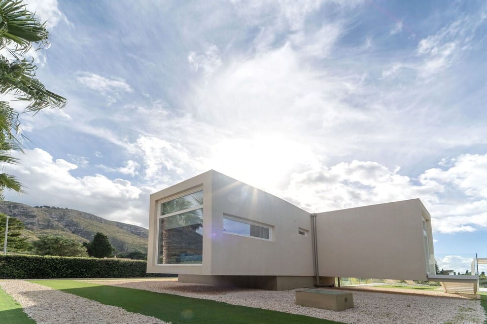 Building Exterior, Outdoor