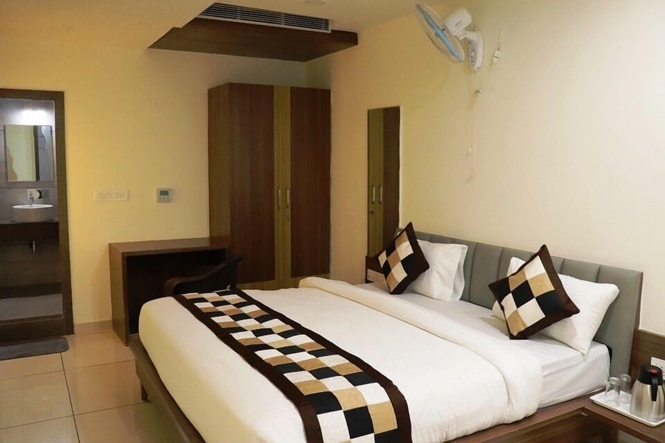 Classic Double Room | Laptop workspace, WiFi (free)
