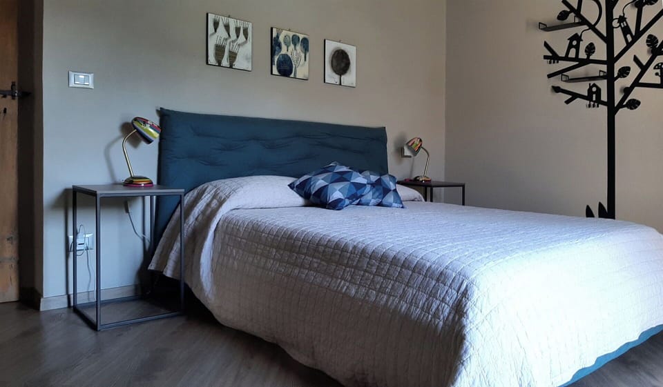 Furniture, Bed, Bedding, Bedroom, Interior Design, Bed Sheet, Flooring, Wall, Floor, Wood