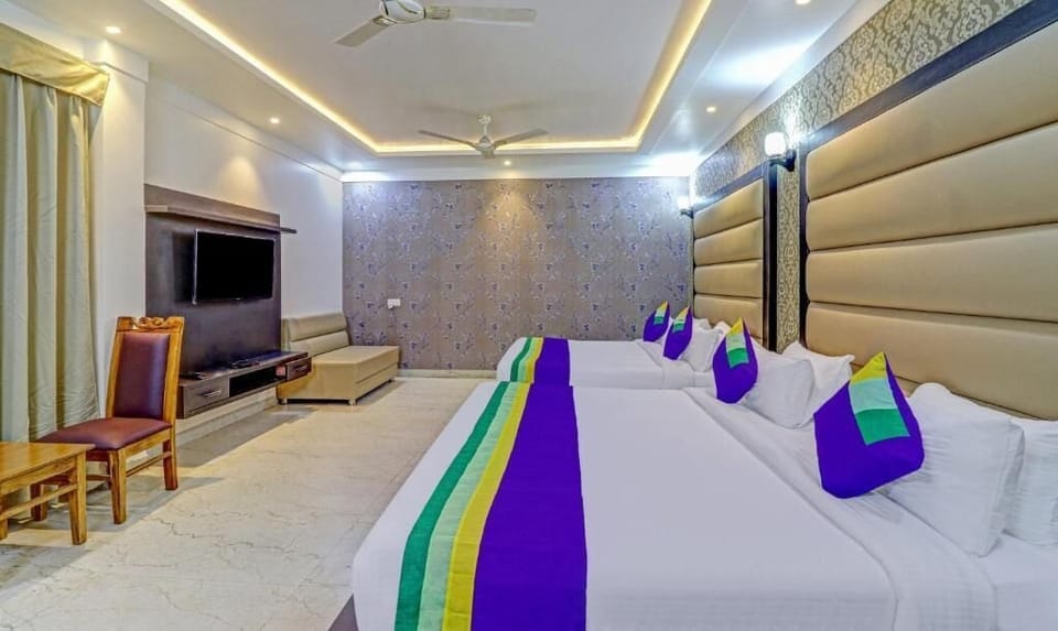 Family Quadruple Room, 1 Bedroom, City View | Egyptian cotton sheets, premium bedding, desk, laptop workspace