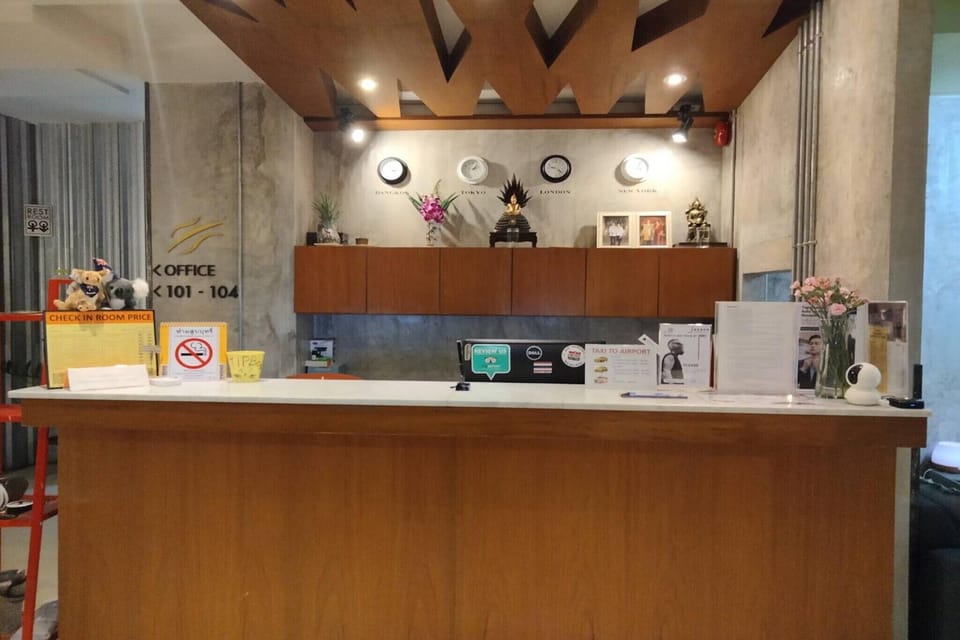 Entrance / Reception