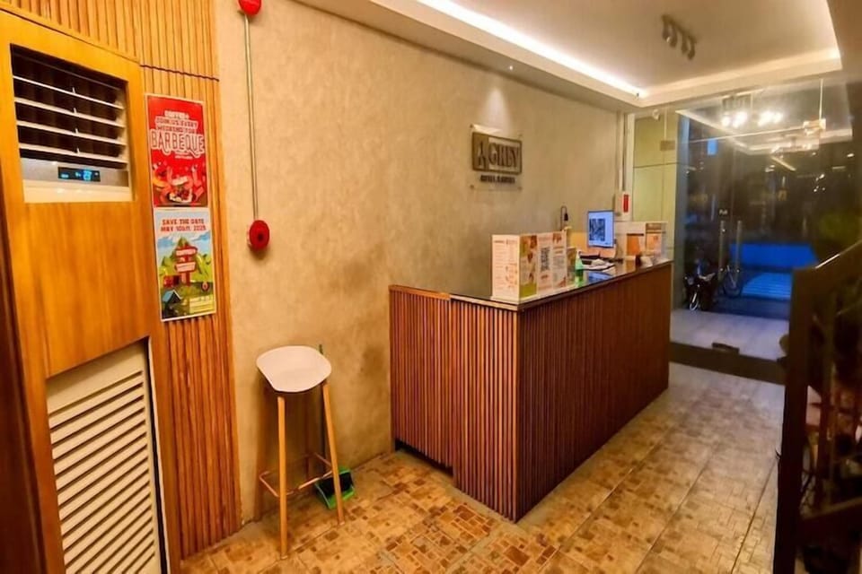 Entrance / Reception