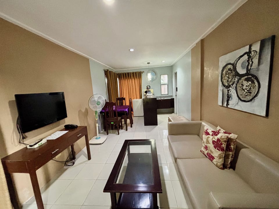 Villa | Desk, free WiFi, bed sheets