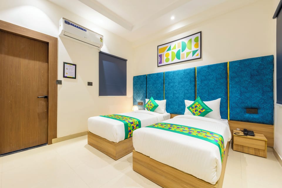 Deluxe Double Room | Desk, iron/ironing board