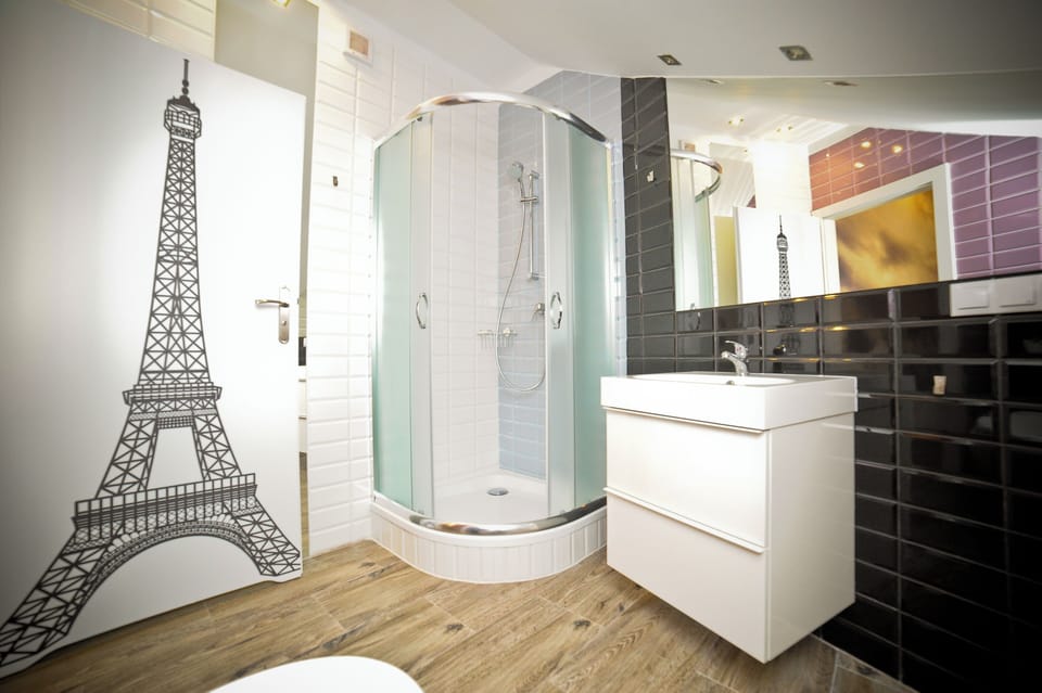 Twin Room, Private Bathroom | Bathroom | Hair dryer, towels, soap, shampoo