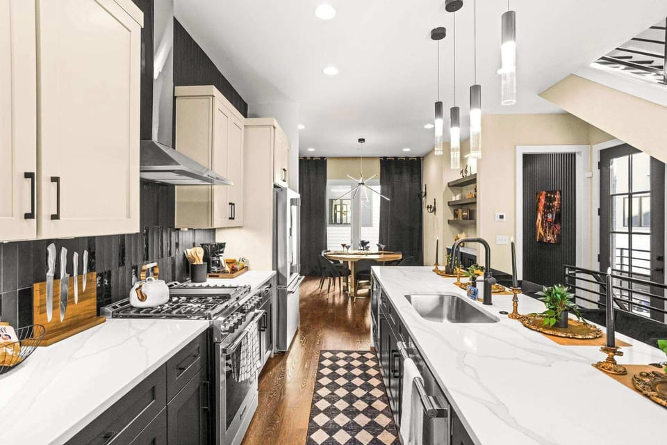 Fully Stocked Gourmet Kitchen