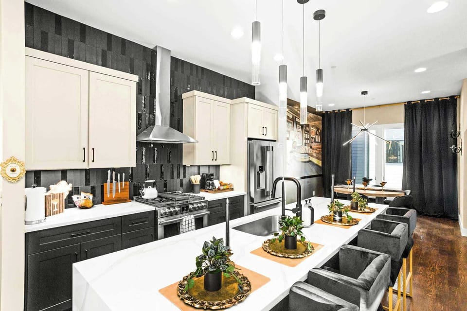 Fully Stocked Gourmet Kitchen