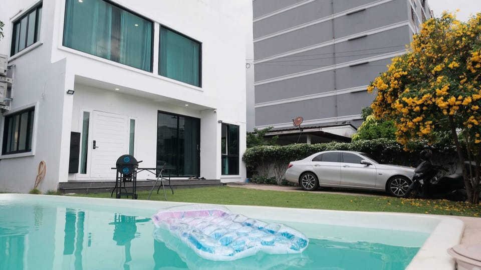 House, 6 Bedrooms, Smoking, Private Pool | Pool | Outdoor pool